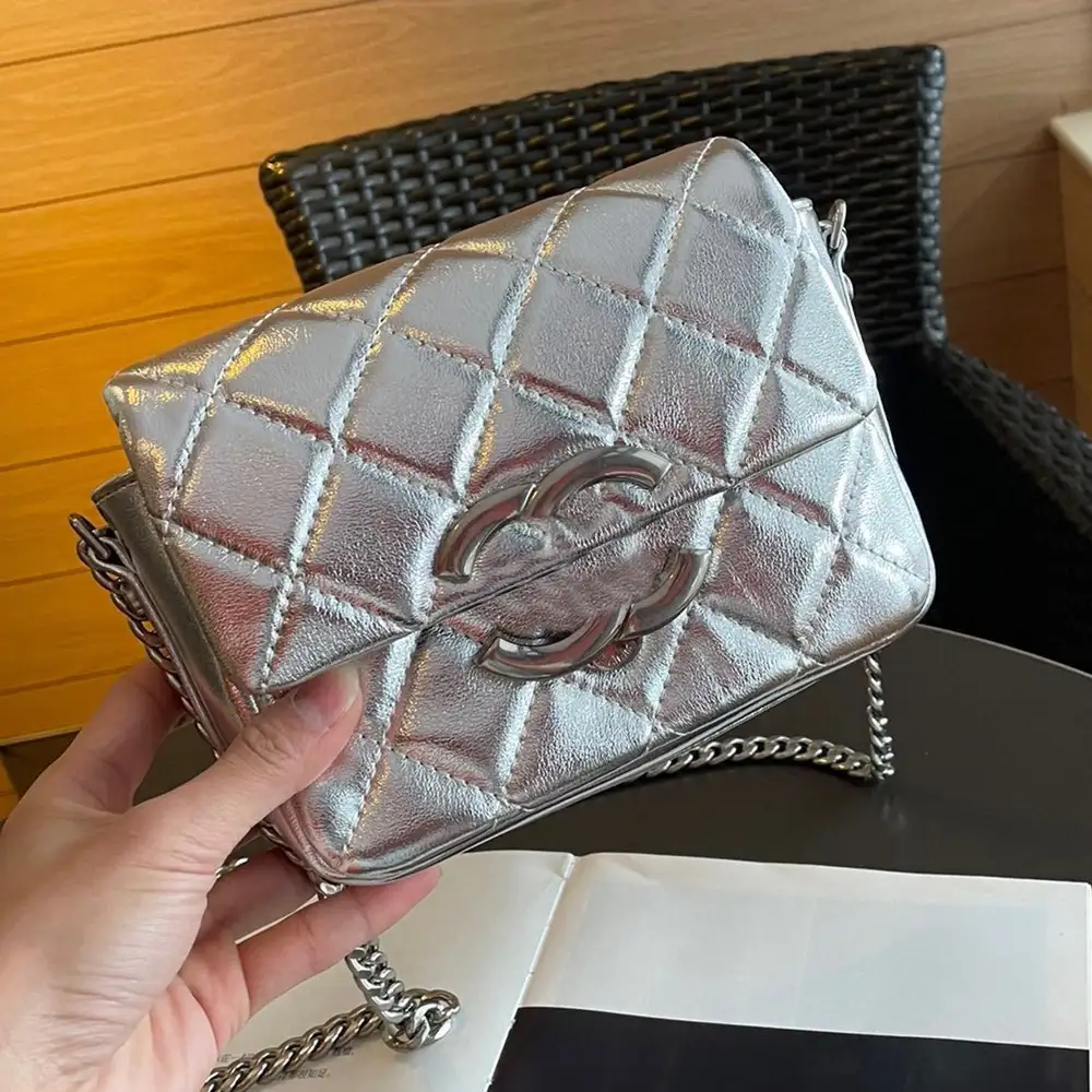 Chanel hardware buckle logo tofu bag